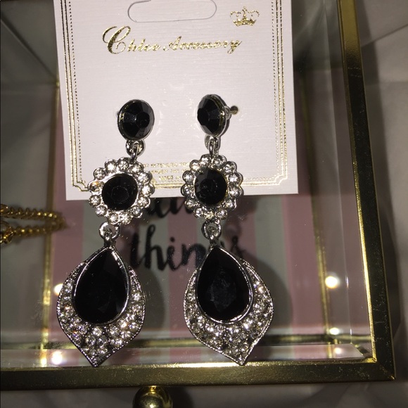 Vintage Jewelry - Dress up long earrings